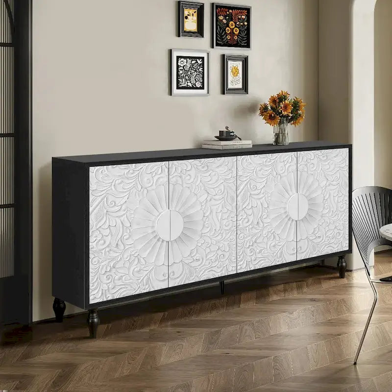 Mobiletto con anta decorata con fiori intagliati e ripiani regolabili