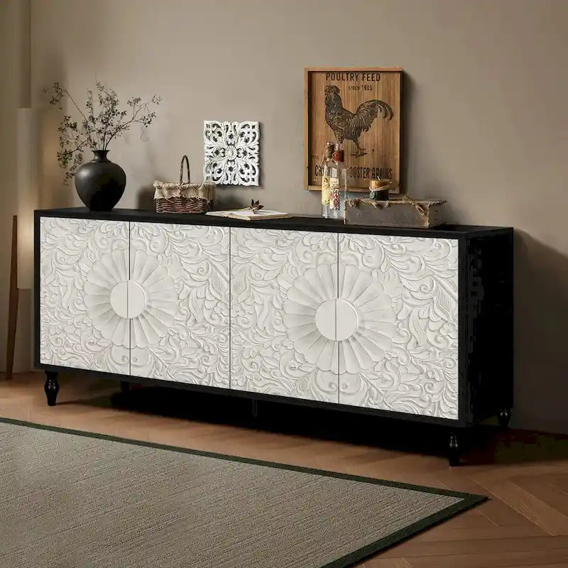 Mobiletto con anta decorata con fiori intagliati e ripiani regolabili