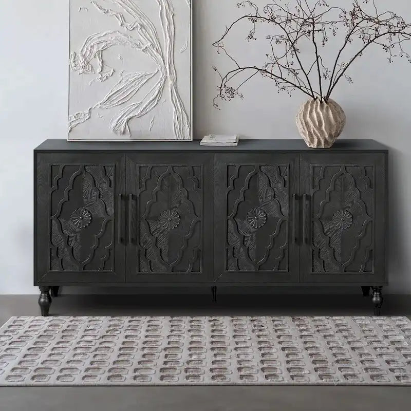Mobiletto con anta decorata con fiori intagliati e ripiani regolabili