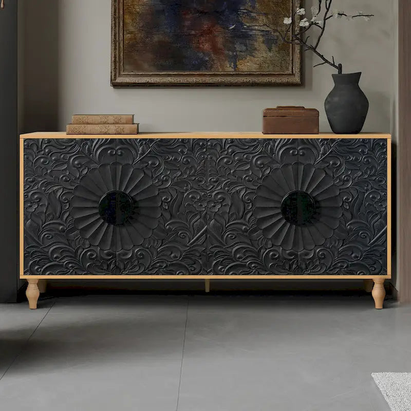 Mobiletto con anta decorata con fiori intagliati e ripiani regolabili