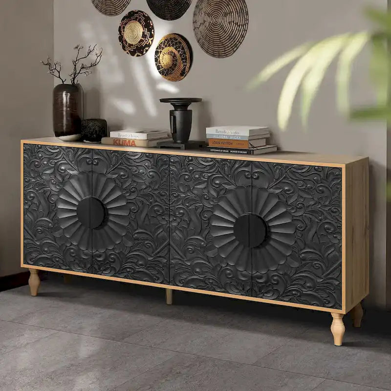 Mobiletto con anta decorata con fiori intagliati e ripiani regolabili