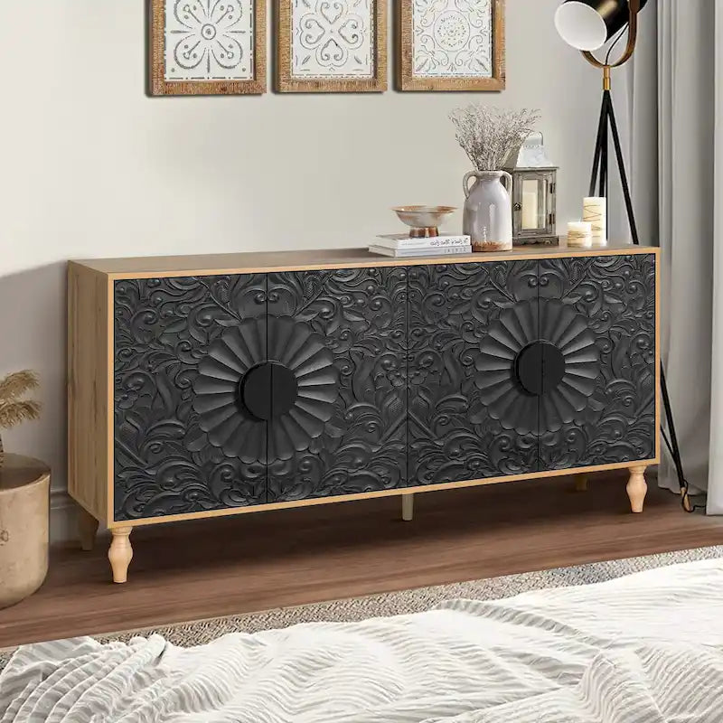 Mobiletto con anta decorata con fiori intagliati e ripiani regolabili