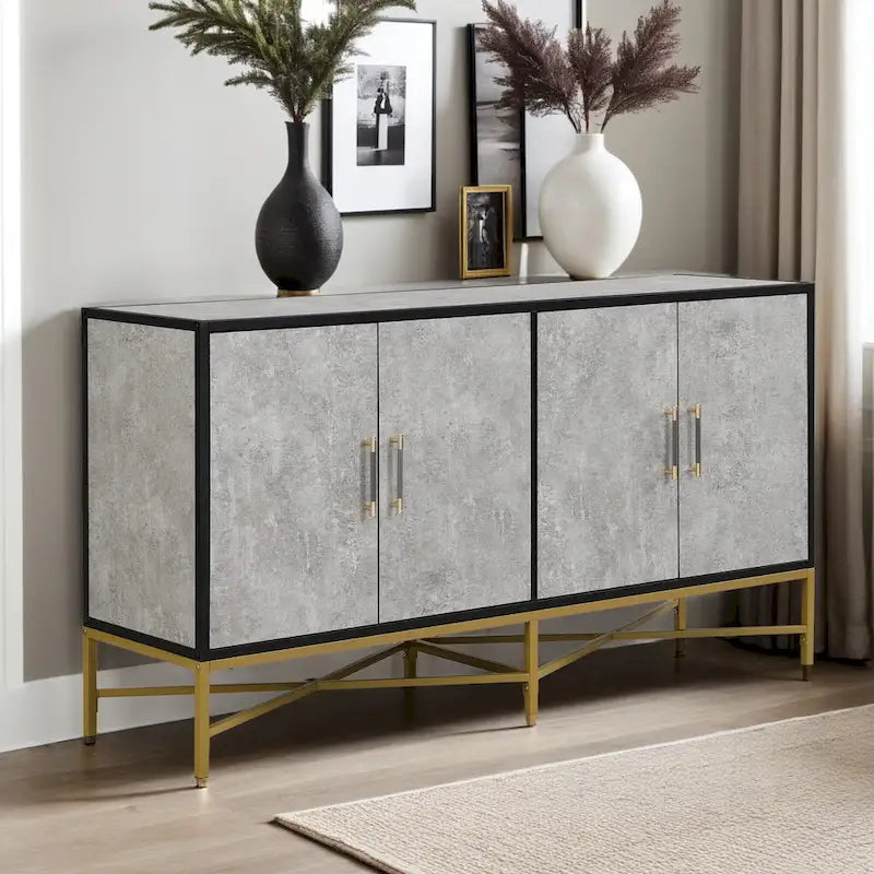Besondere Merkmale eines Sideboards mit vier Türen, Metall- und Kreuzbein-Design, geeignet für Wohnzimmer